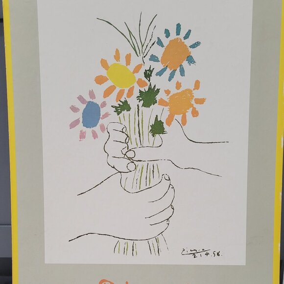 Pablo PICASSO Hand With Flowers Lithograph Art Print - Picture 1 of 8